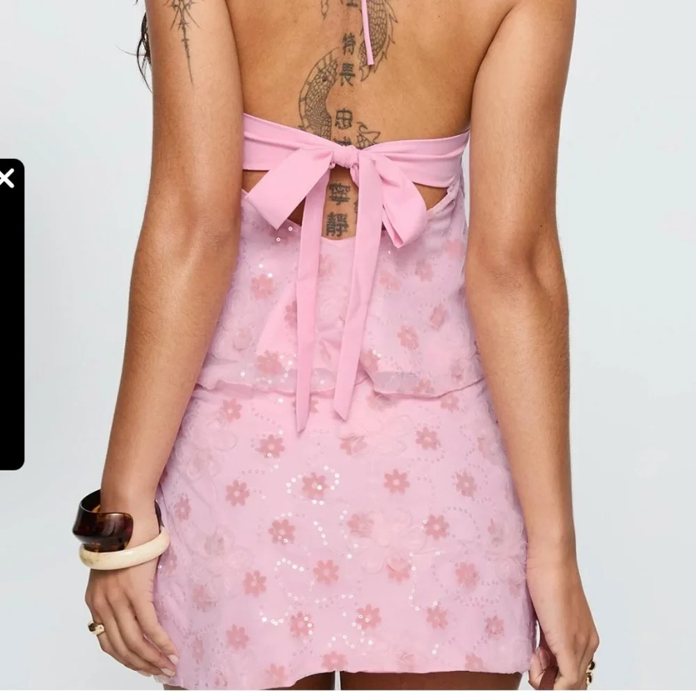 New open back Pink Floral Halter 2pc set size Small, but fits like a size M - Picture 3 of 14